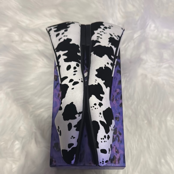 Women's Black and White Flats - Picture 6 of 7